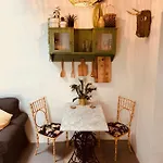 Cuarto Botanico - Shared Pool - Island Location - 10 Mins Drive To Famara And La Santa Appartement *