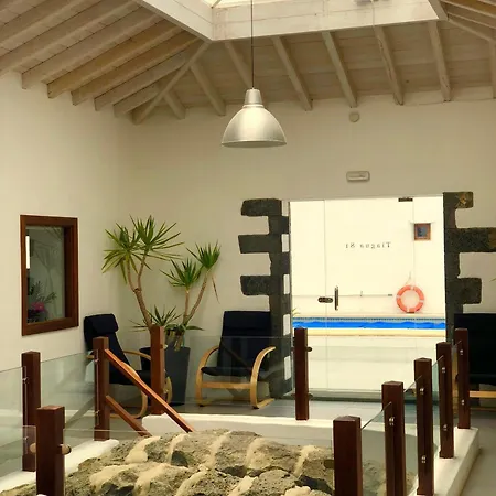 Cuarto Botanico - Shared Pool - Island Location - 10 Mins Drive To Famara And La Santa Apartment