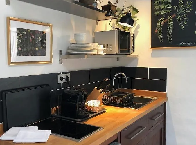 Cuarto Botanico - Shared Pool - Island Location - 10 Mins Drive To Famara And La Santa