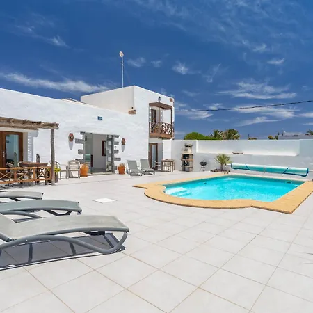 Apartment Cuarto Botanico - Shared Pool - Island Location - 10 Mins Drive To Famara And La Santa *